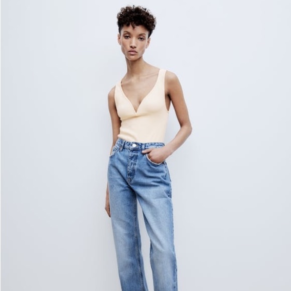 SWEETHEART NECKLINE BODYSUIT - Picture 2 of 3